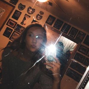 Meet your Posher, Cami